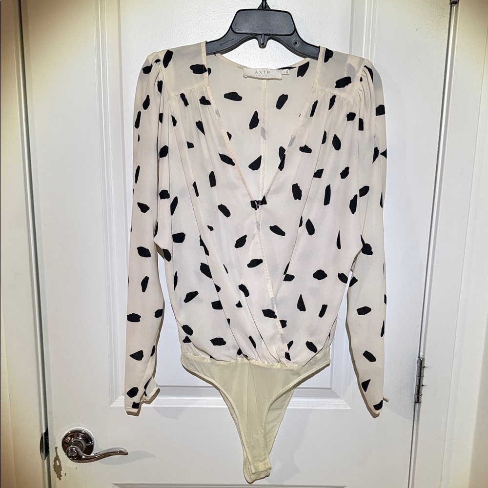 ASTR Cream and Black Patterned Bodysuit